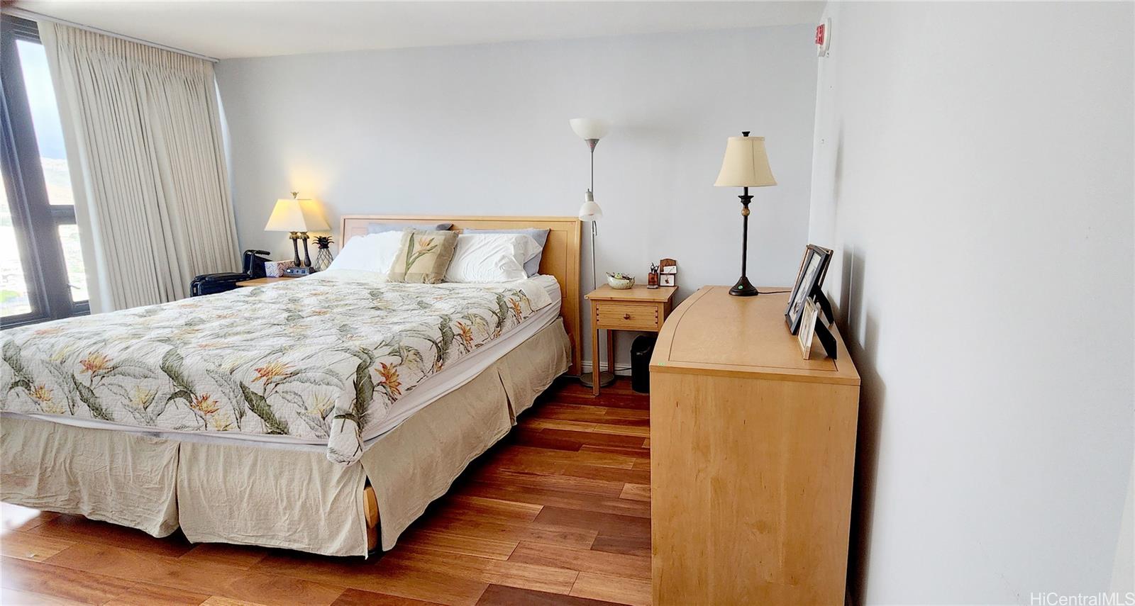 Yacht Harbor Towers condo # 3801, Honolulu, Hawaii - photo 21 of 25