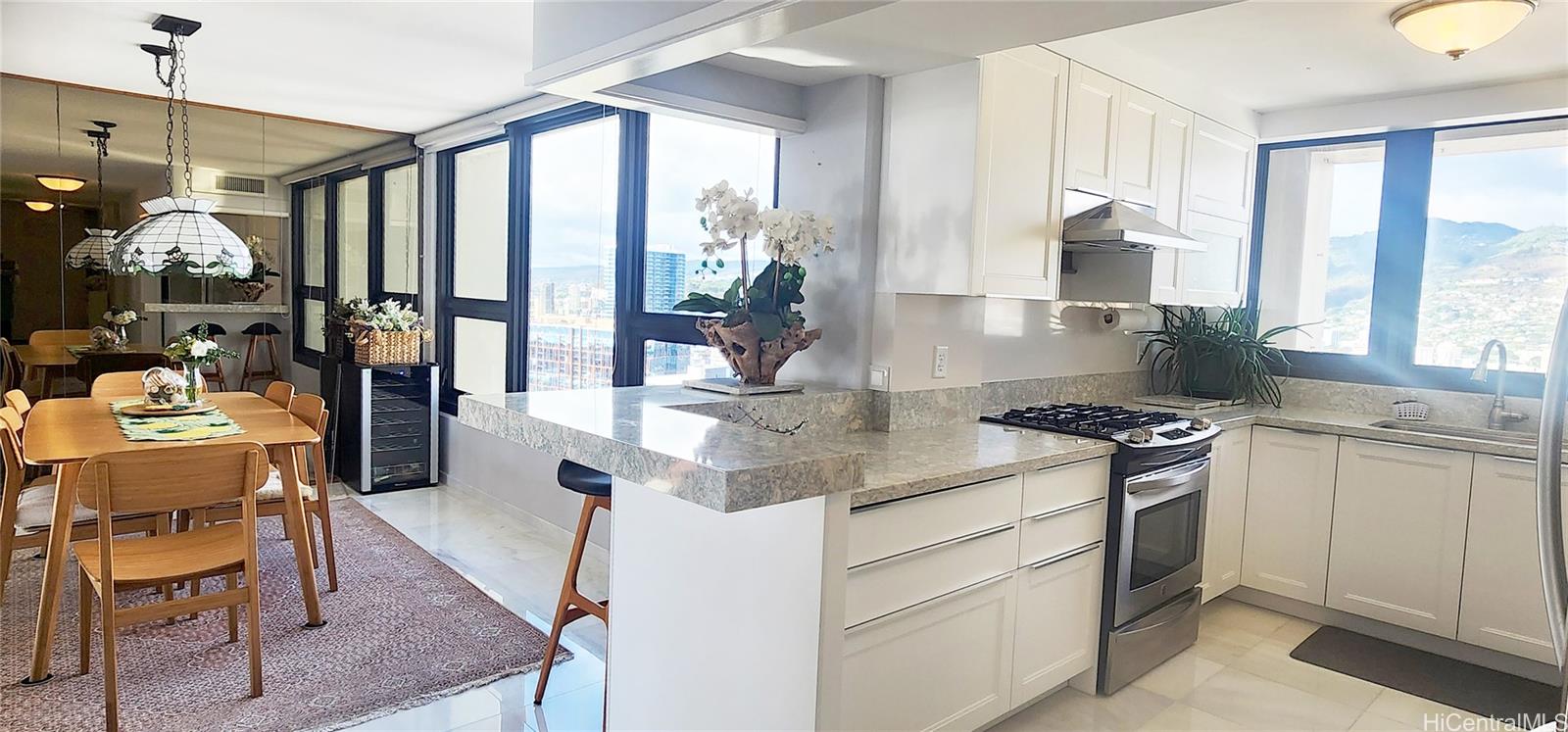 Yacht Harbor Towers condo # 3801, Honolulu, Hawaii - photo 9 of 25