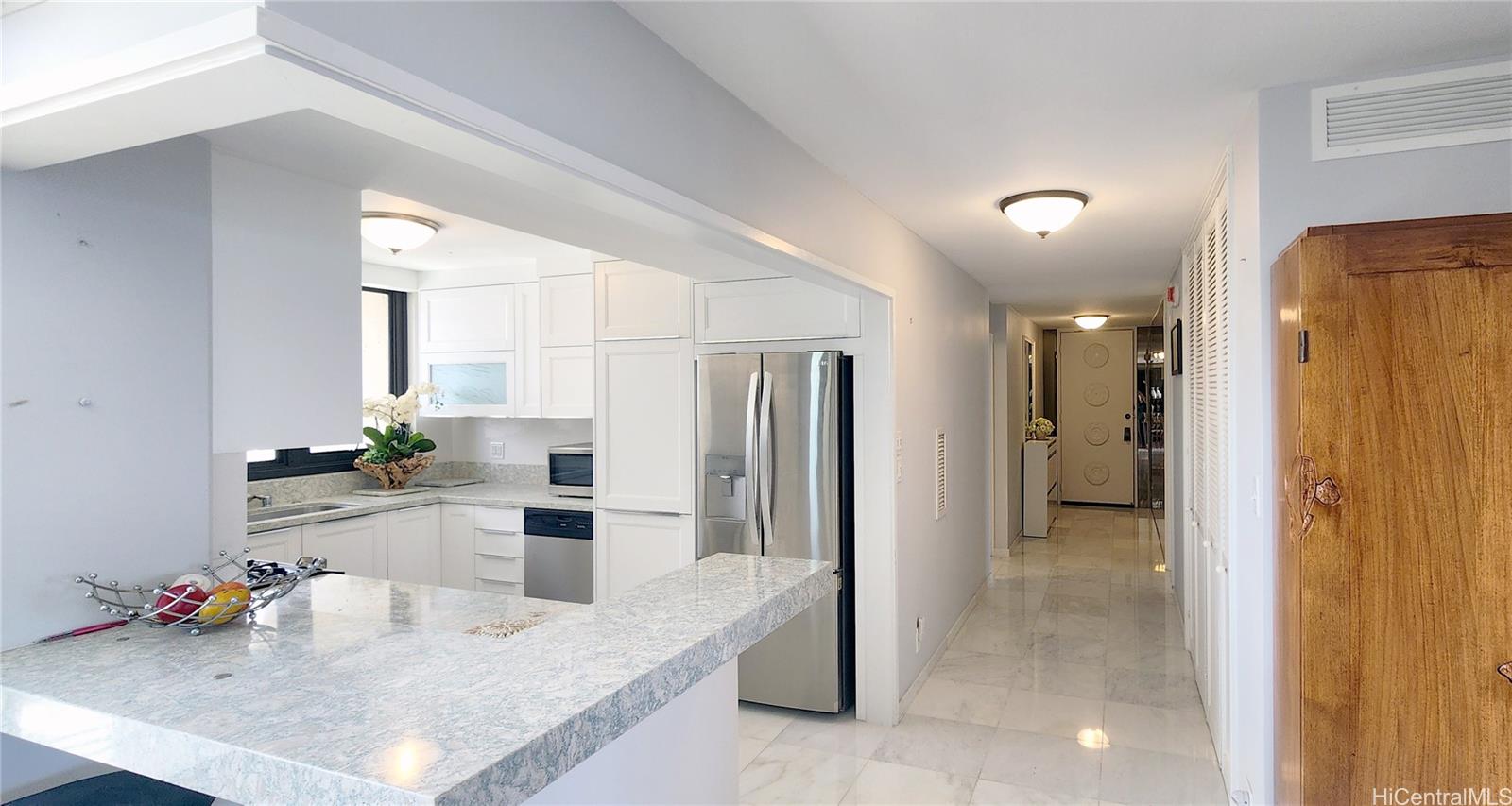 Yacht Harbor Towers condo # 3801, Honolulu, Hawaii - photo 10 of 25