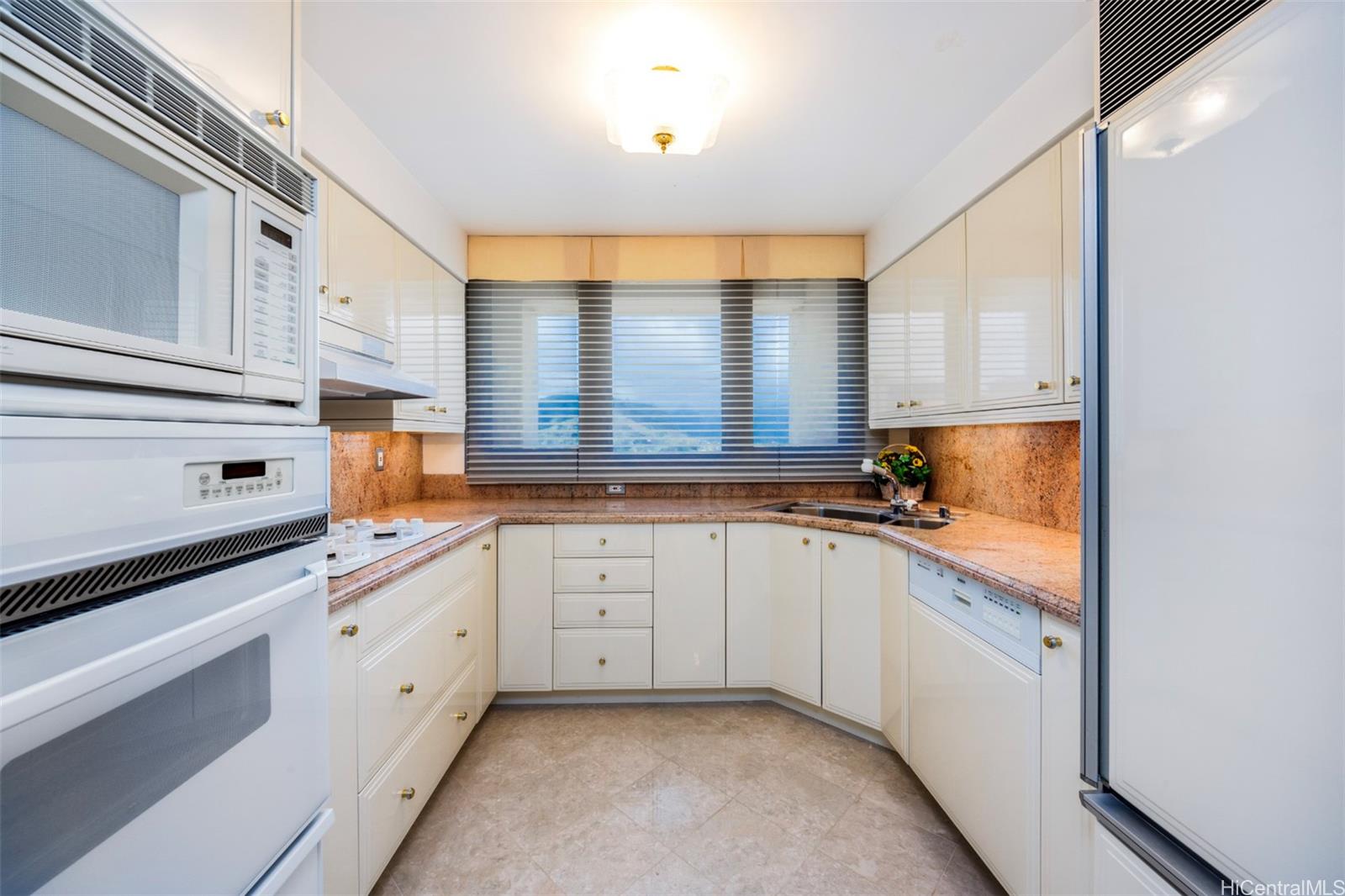 Yacht Harbor Towers condo # 3901, Honolulu, Hawaii - photo 11 of 25