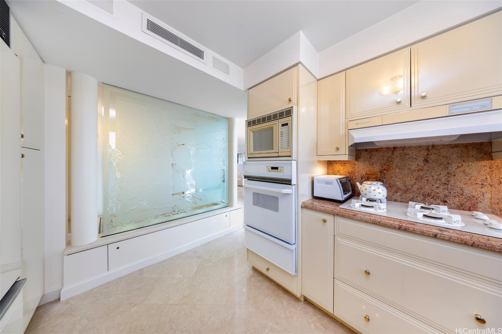 Yacht Harbor Towers condo # 3901, Honolulu, Hawaii - photo 12 of 25