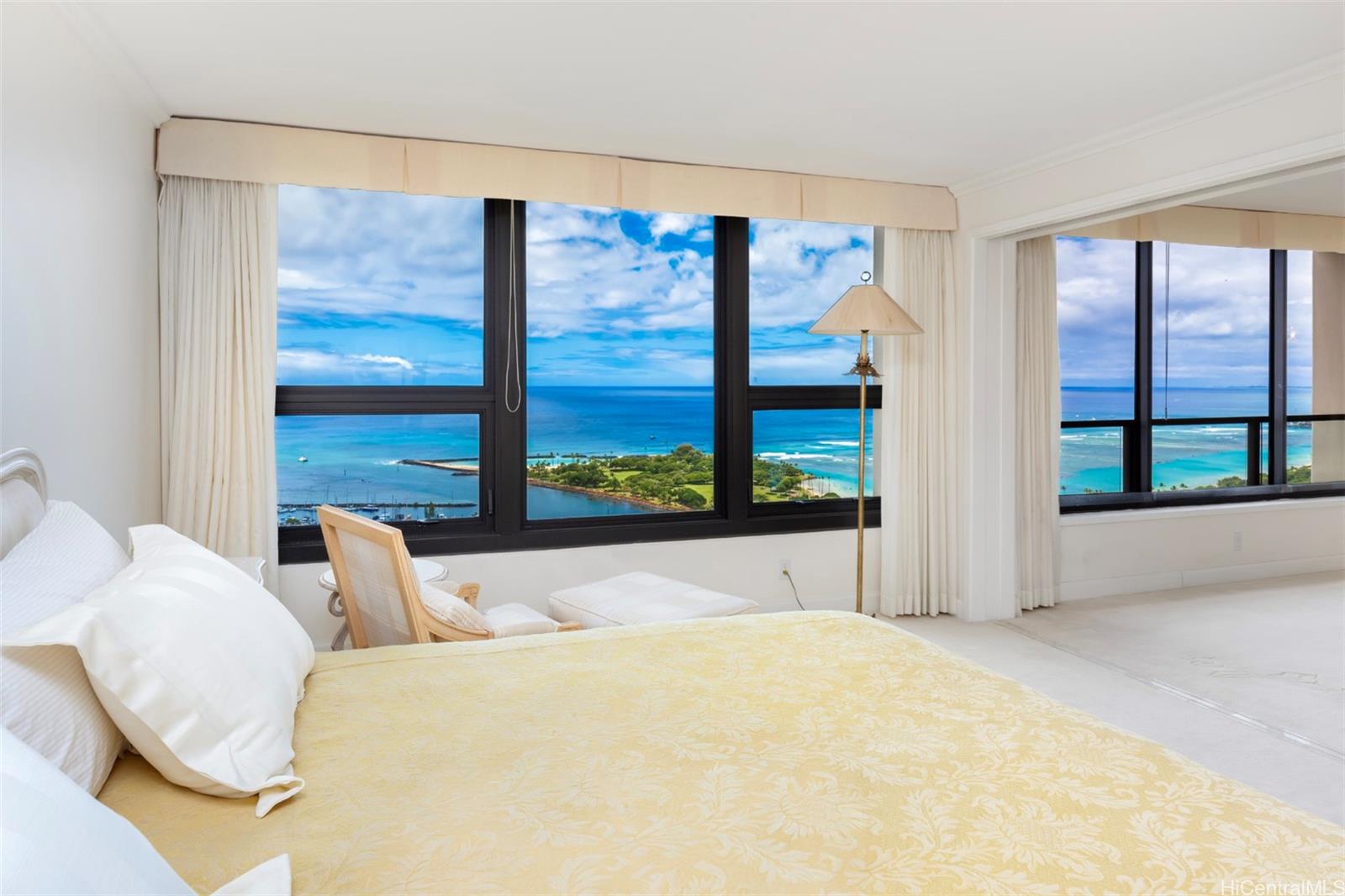 Yacht Harbor Towers condo # 3901, Honolulu, Hawaii - photo 14 of 25