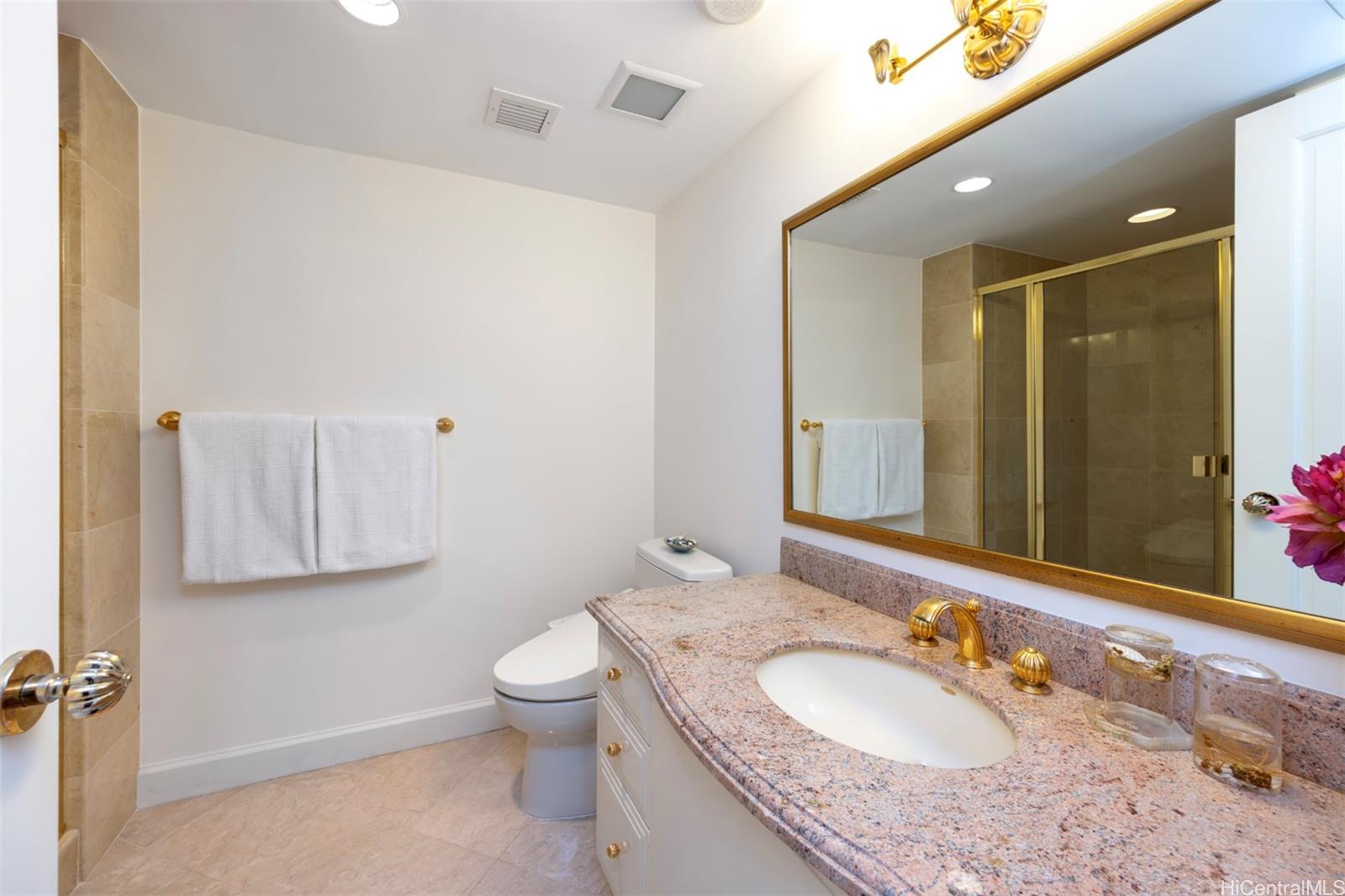 Yacht Harbor Towers condo # 3901, Honolulu, Hawaii - photo 15 of 25