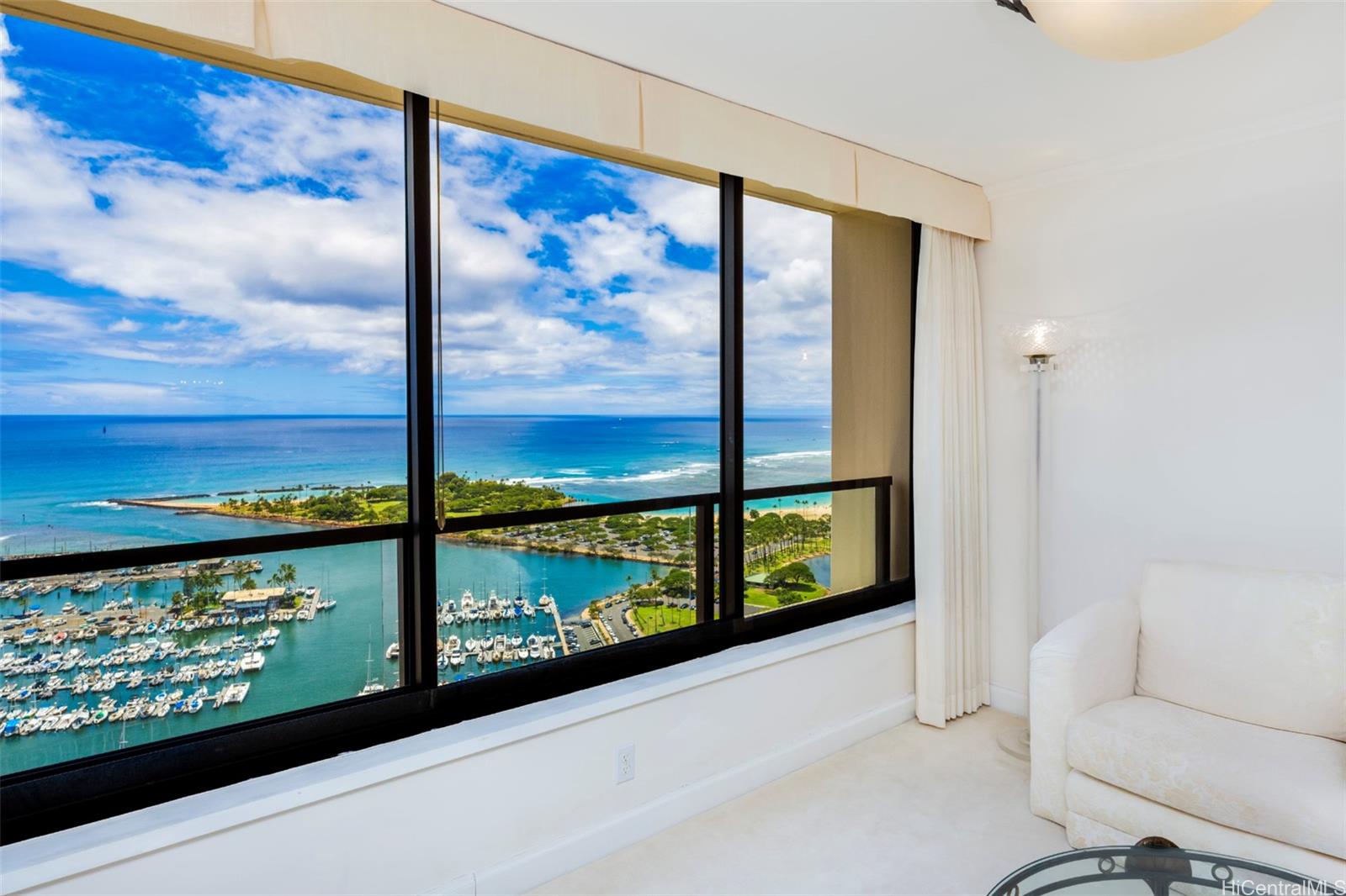 Yacht Harbor Towers condo # 3901, Honolulu, Hawaii - photo 3 of 25