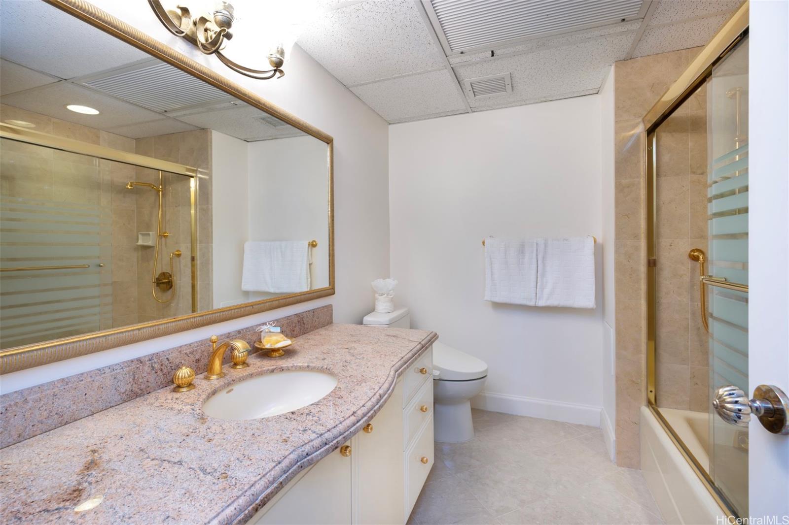 Yacht Harbor Towers condo # 3901, Honolulu, Hawaii - photo 23 of 25