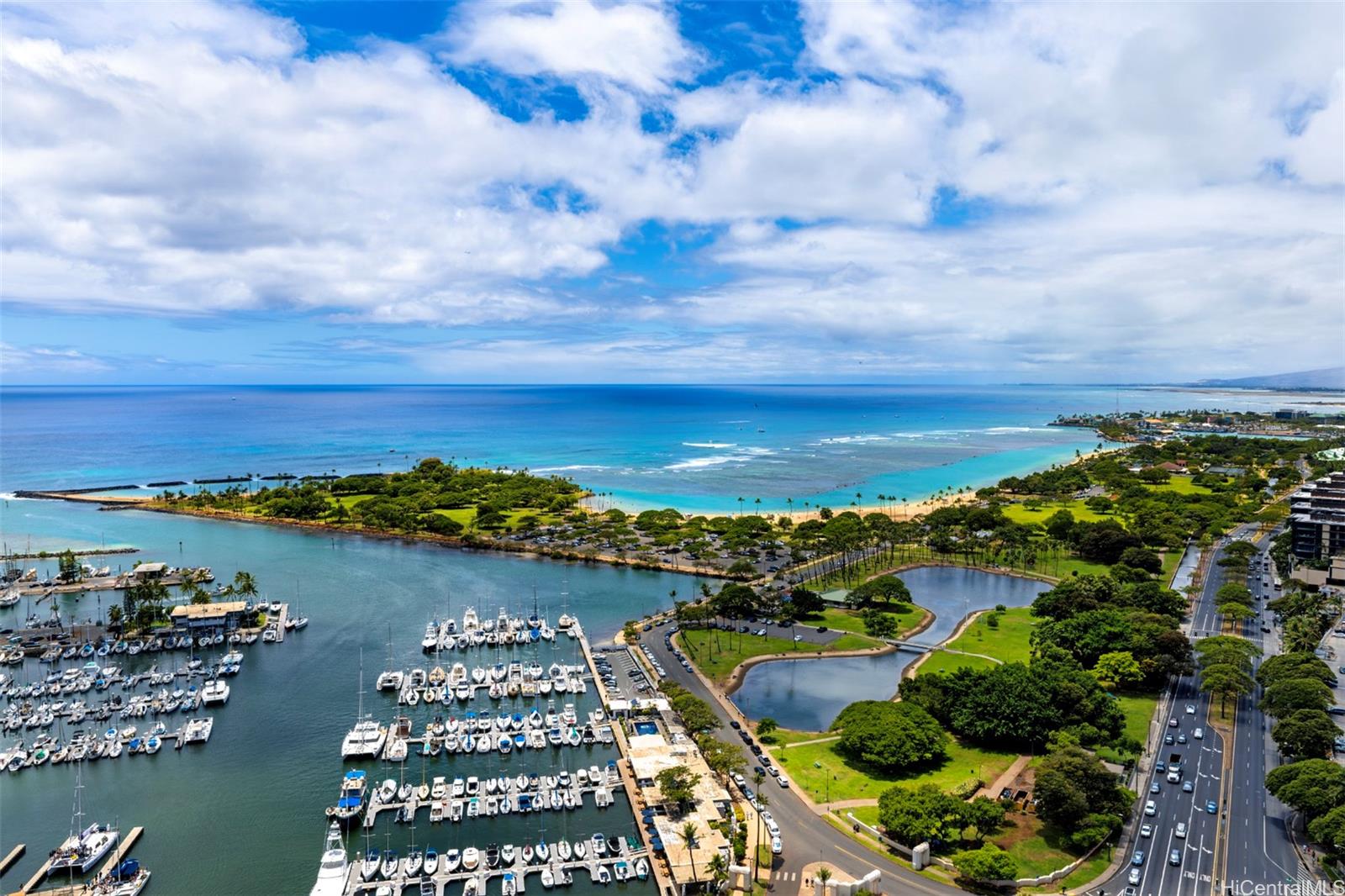 Yacht Harbor Towers condo # 3901, Honolulu, Hawaii - photo 5 of 25