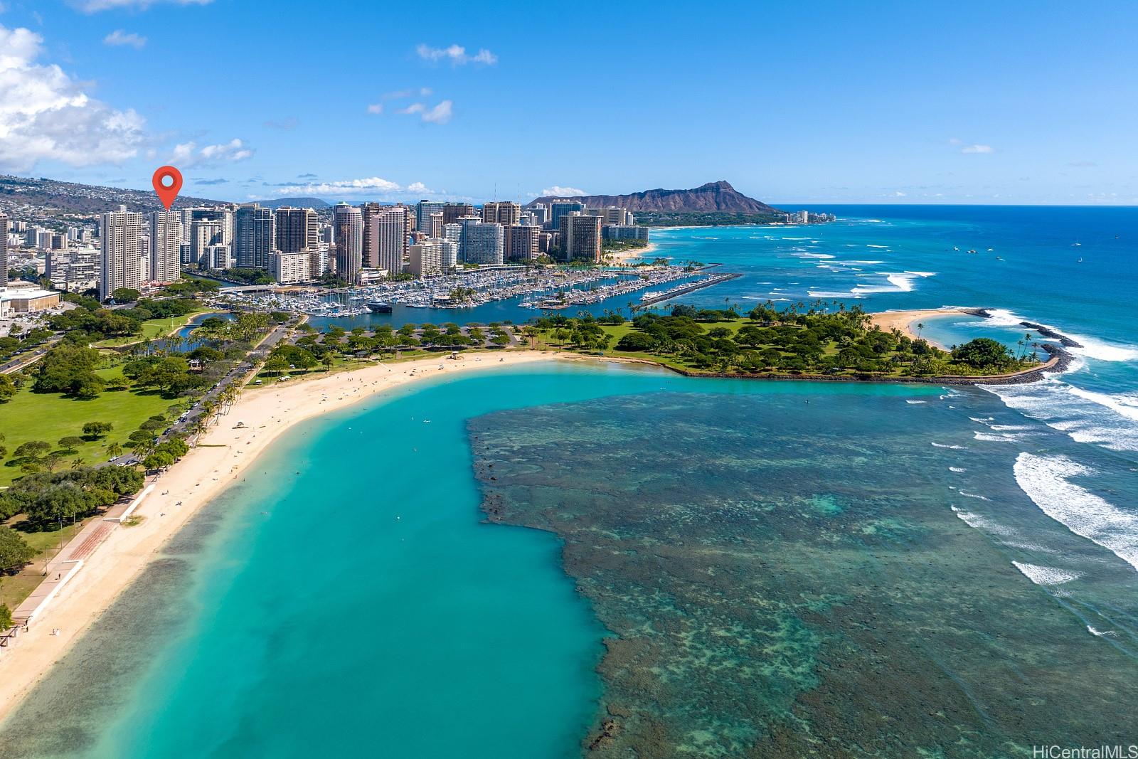 Yacht Harbor Towers condo # 4005, Honolulu, Hawaii - photo 5 of 25