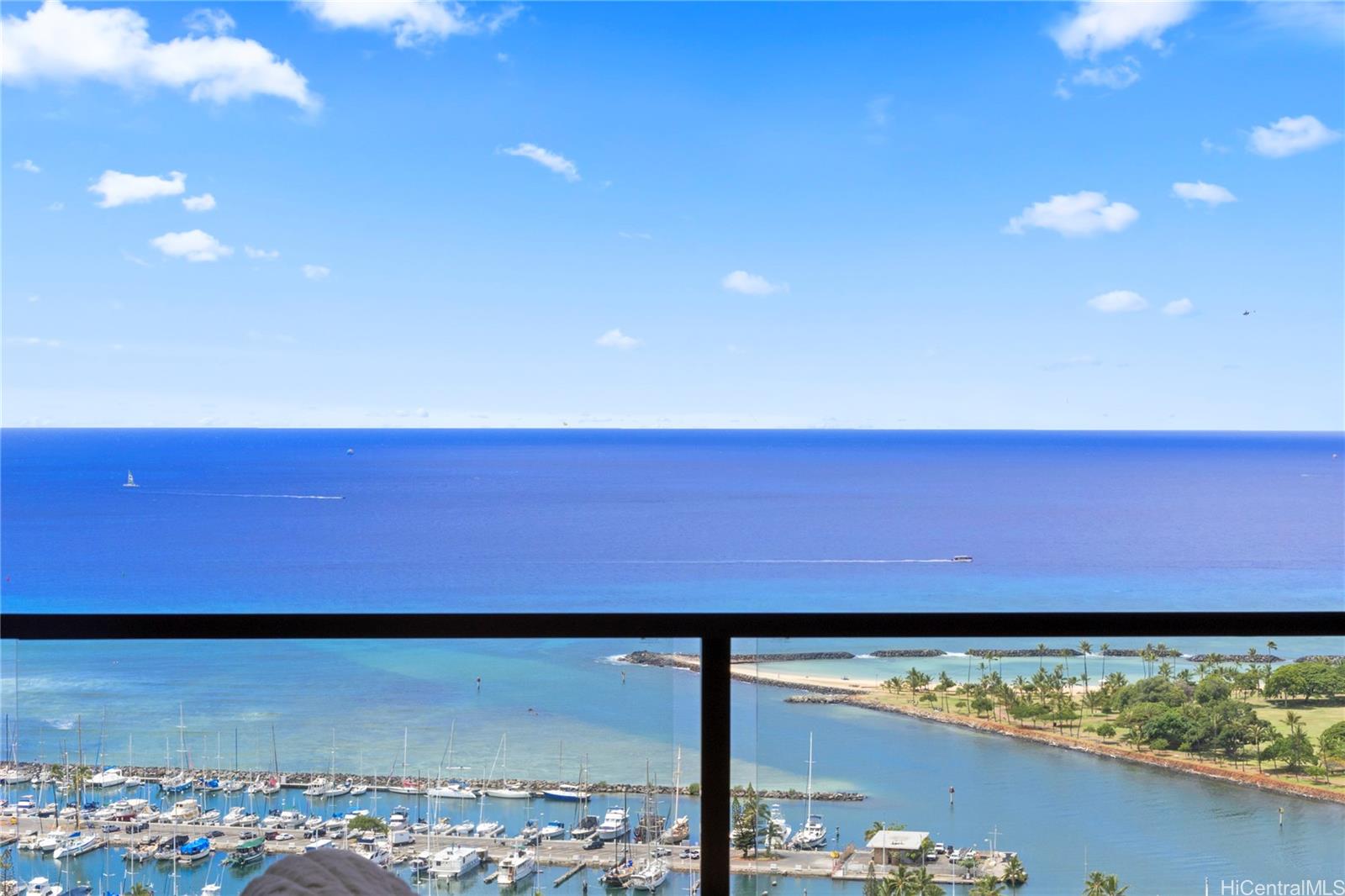 Yacht Harbor Towers condo # 4005, Honolulu, Hawaii - photo 2 of 21