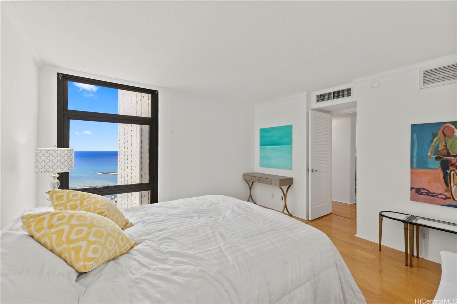 Yacht Harbor Towers condo # 4005, Honolulu, Hawaii - photo 12 of 21