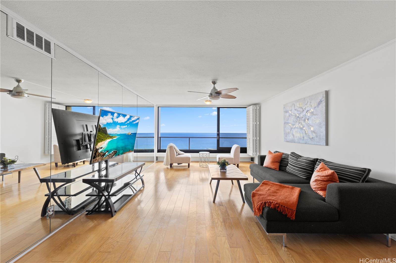 Yacht Harbor Towers condo # 4005, Honolulu, Hawaii - photo 3 of 21