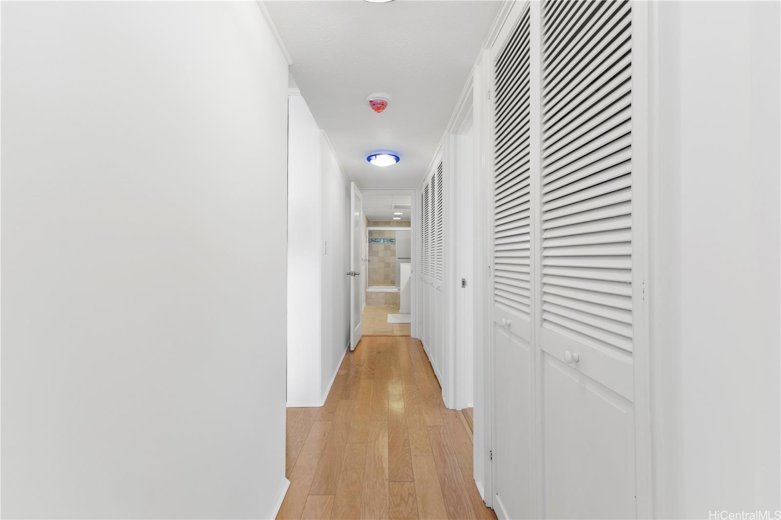 Yacht Harbor Towers condo # 4005, Honolulu, Hawaii - photo 9 of 21