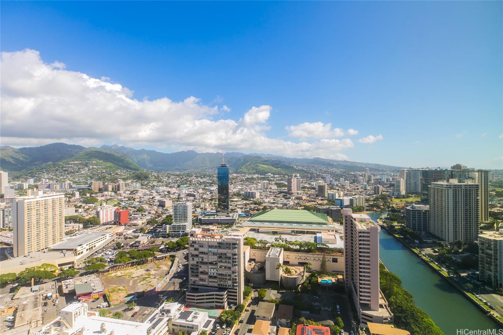 Yacht Harbor Towers condo # 4101, Honolulu, Hawaii - photo 20 of 25