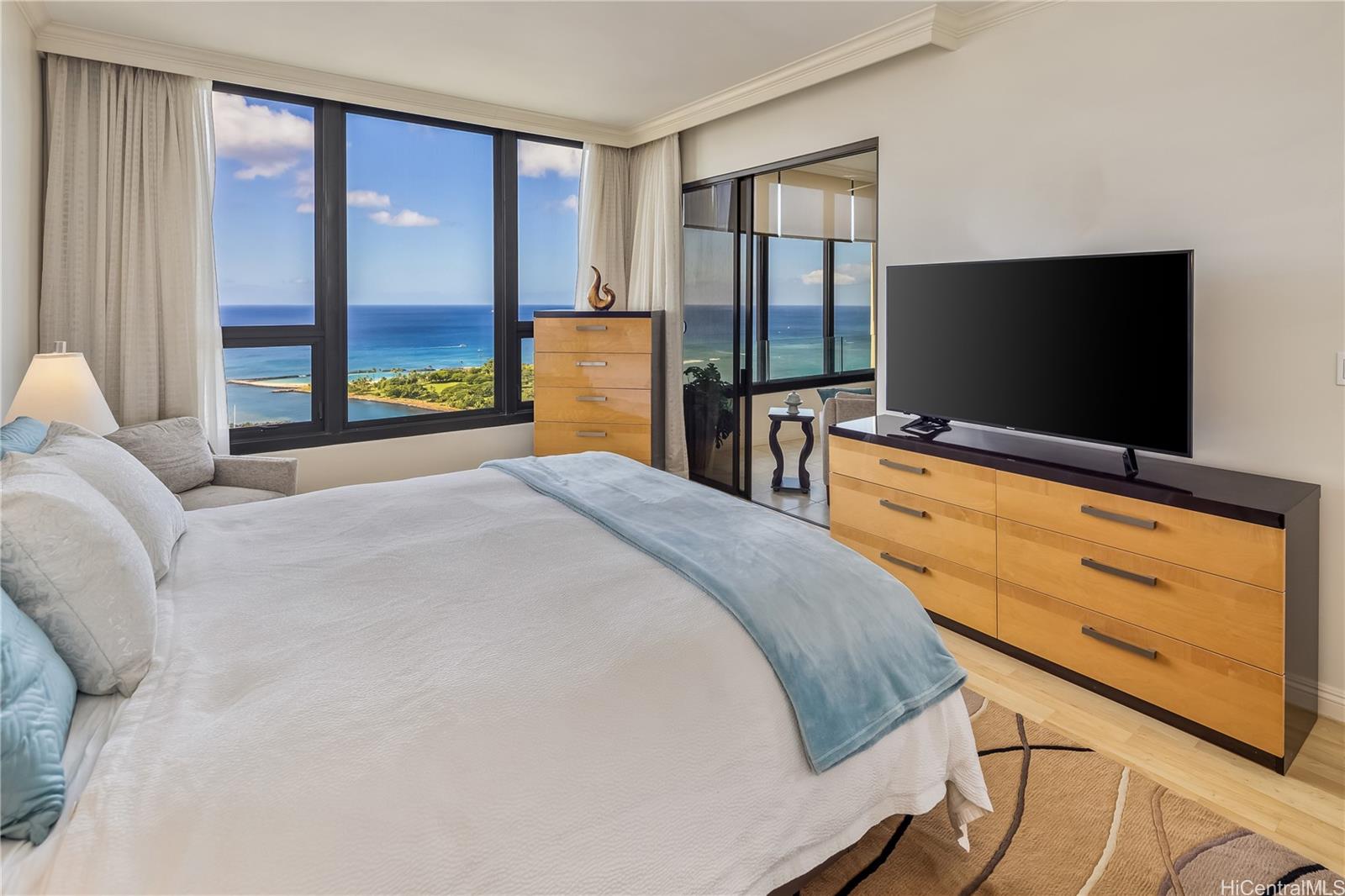 Yacht Harbor Towers condo # 4101, Honolulu, Hawaii - photo 14 of 25