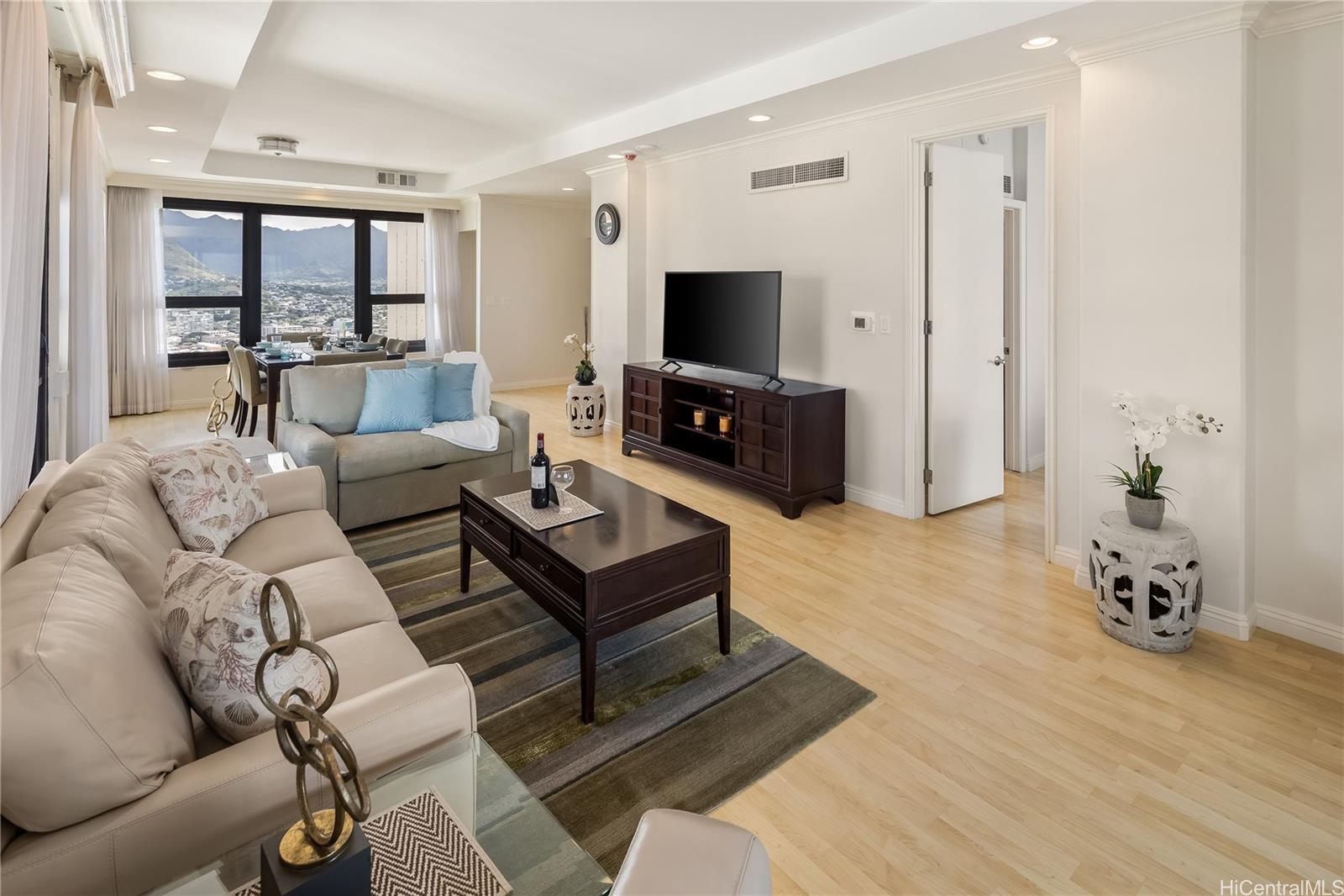 Yacht Harbor Towers condo # 4101, Honolulu, Hawaii - photo 9 of 25