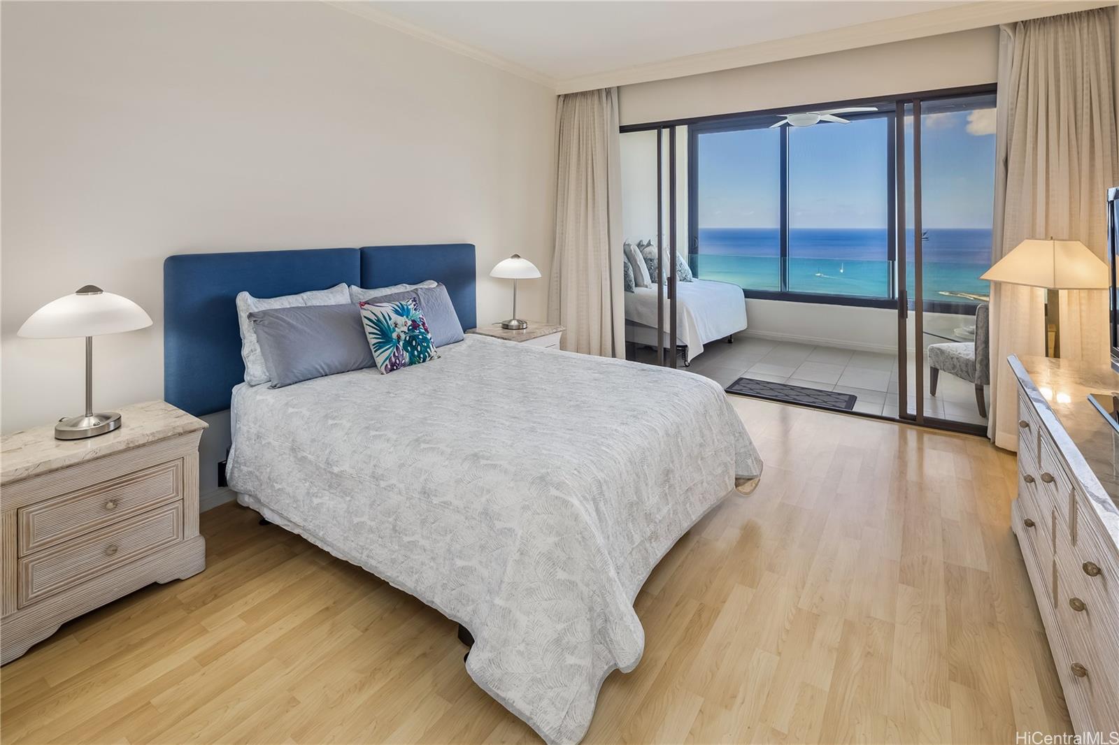 Yacht Harbor Towers condo # 4101, Honolulu, Hawaii - photo 15 of 24