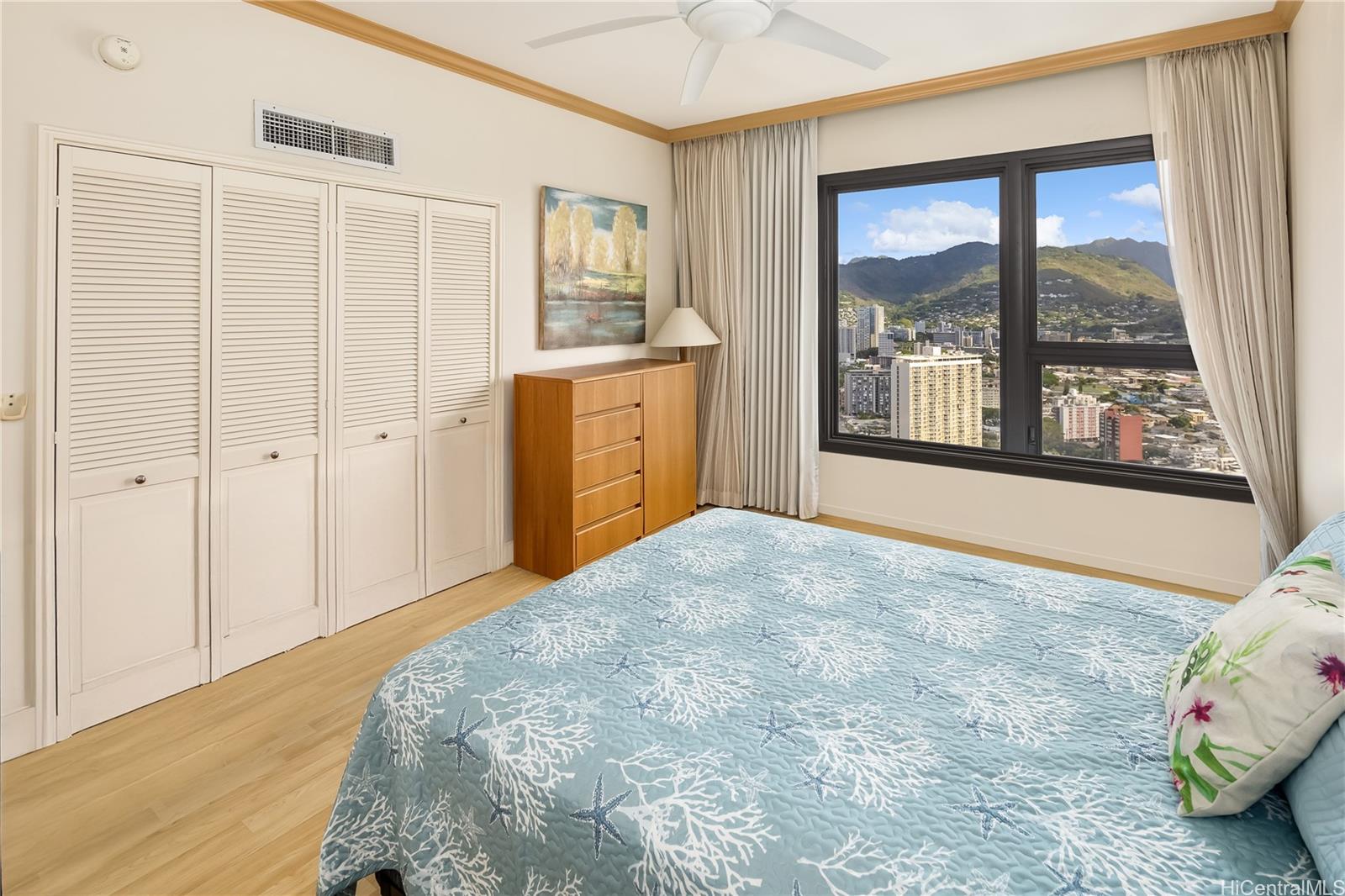 Yacht Harbor Towers condo # 4101, Honolulu, Hawaii - photo 17 of 24