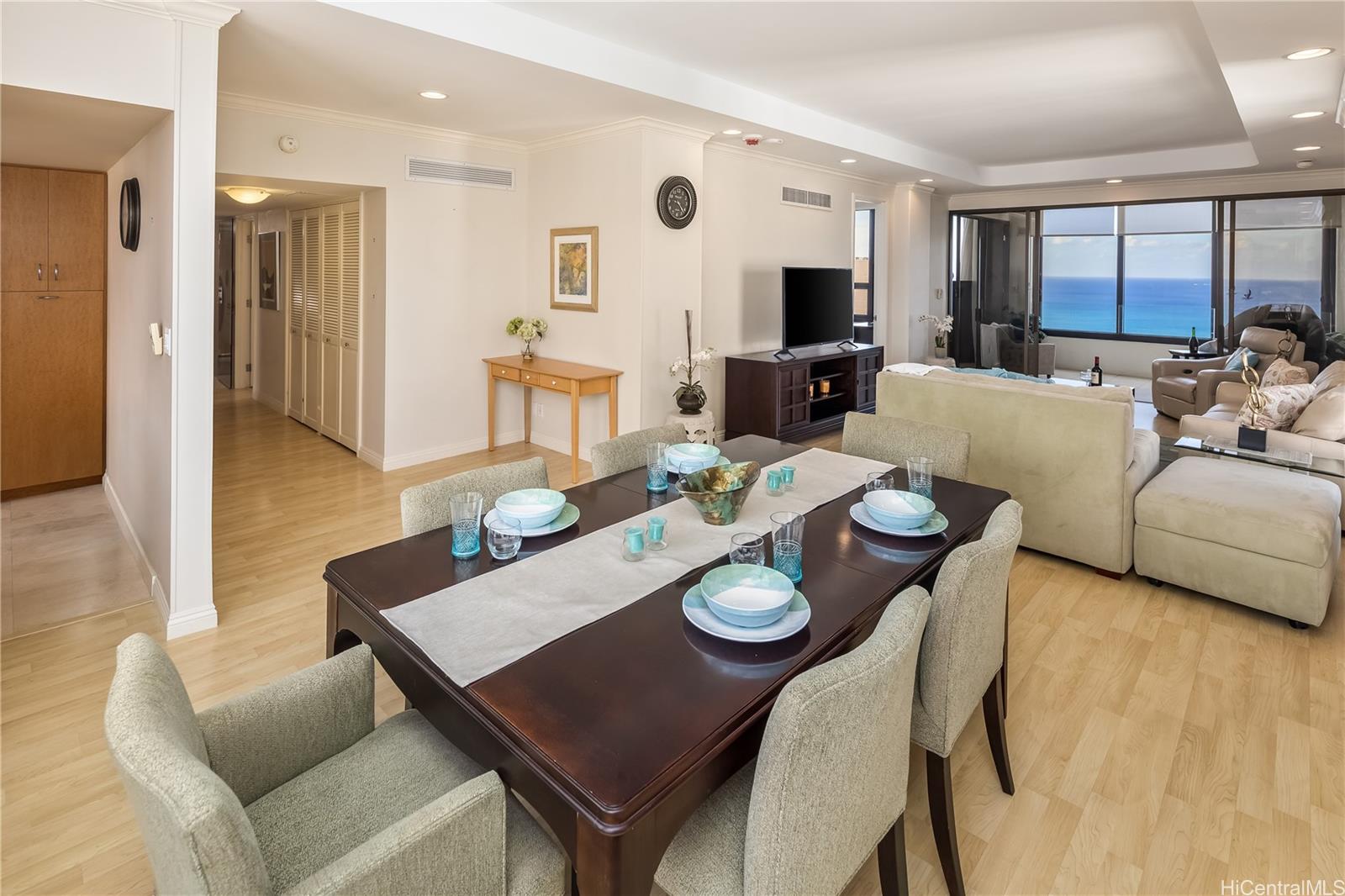 Yacht Harbor Towers condo # 4101, Honolulu, Hawaii - photo 4 of 24