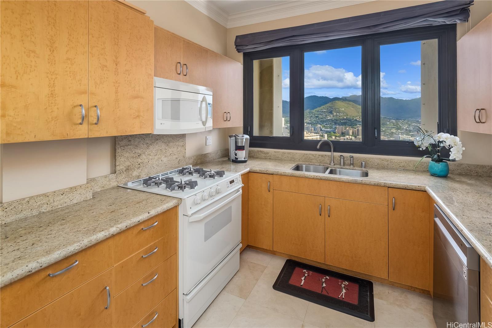Yacht Harbor Towers condo # 4101, Honolulu, Hawaii - photo 10 of 24