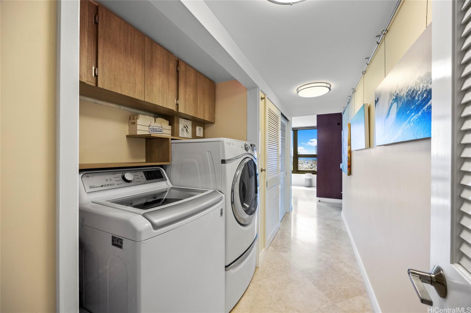 Yacht Harbor Towers condo # 711, Honolulu, Hawaii - photo 15 of 21