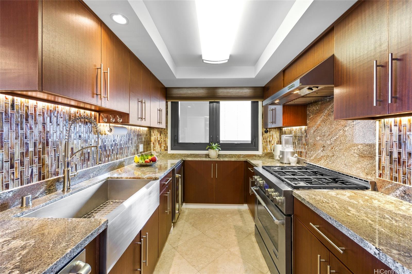 Yacht Harbor Towers condo # 711, Honolulu, Hawaii - photo 8 of 21