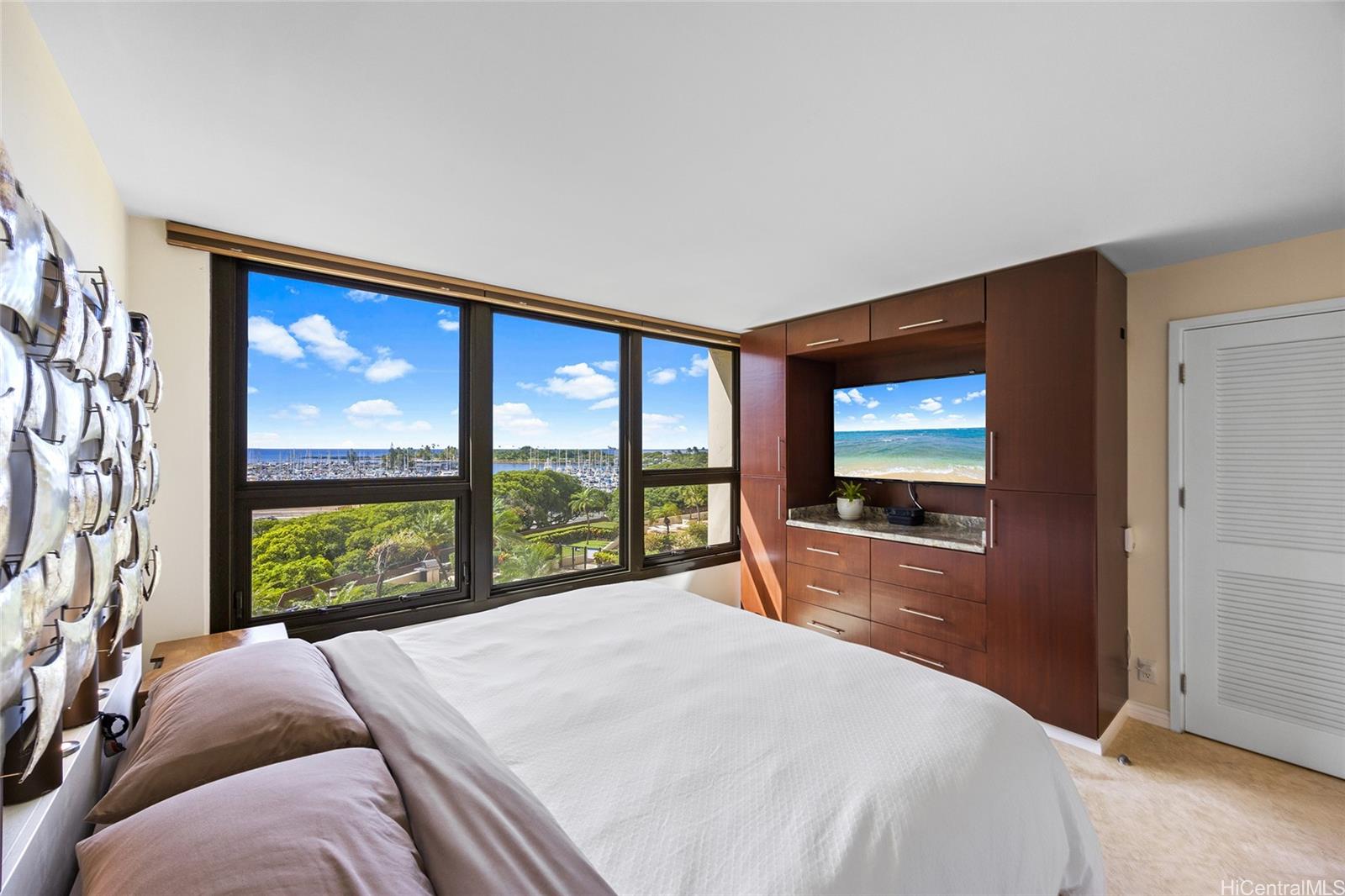 Yacht Harbor Towers condo # 711, Honolulu, Hawaii - photo 10 of 21