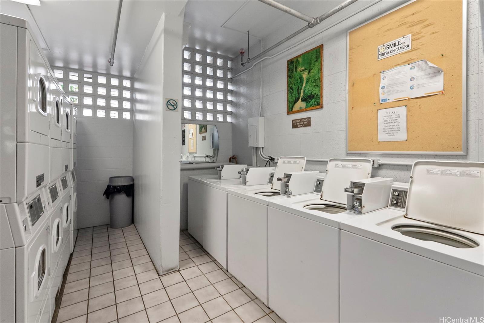 Holiday Manor condo # 1107, Honolulu, Hawaii - photo 17 of 23