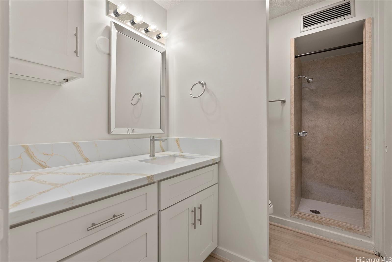 Holiday Manor condo # 1107, Honolulu, Hawaii - photo 6 of 23