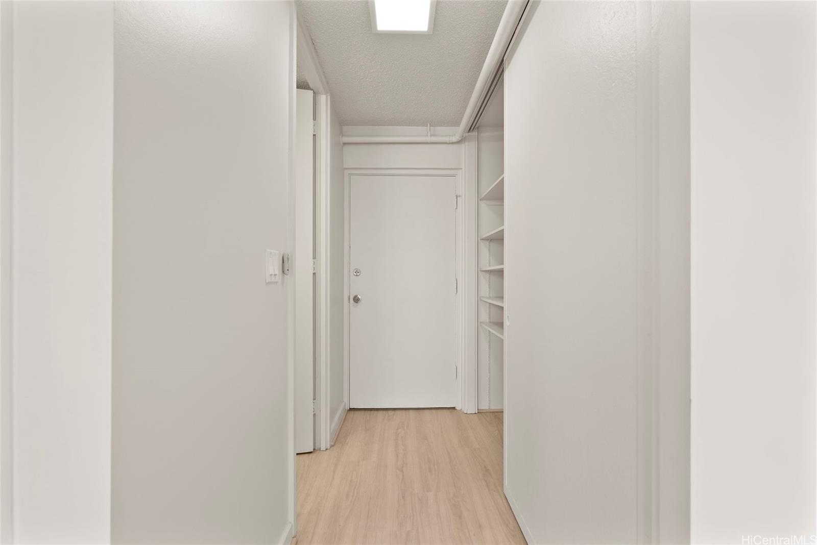 Holiday Manor condo # 1107, Honolulu, Hawaii - photo 8 of 23