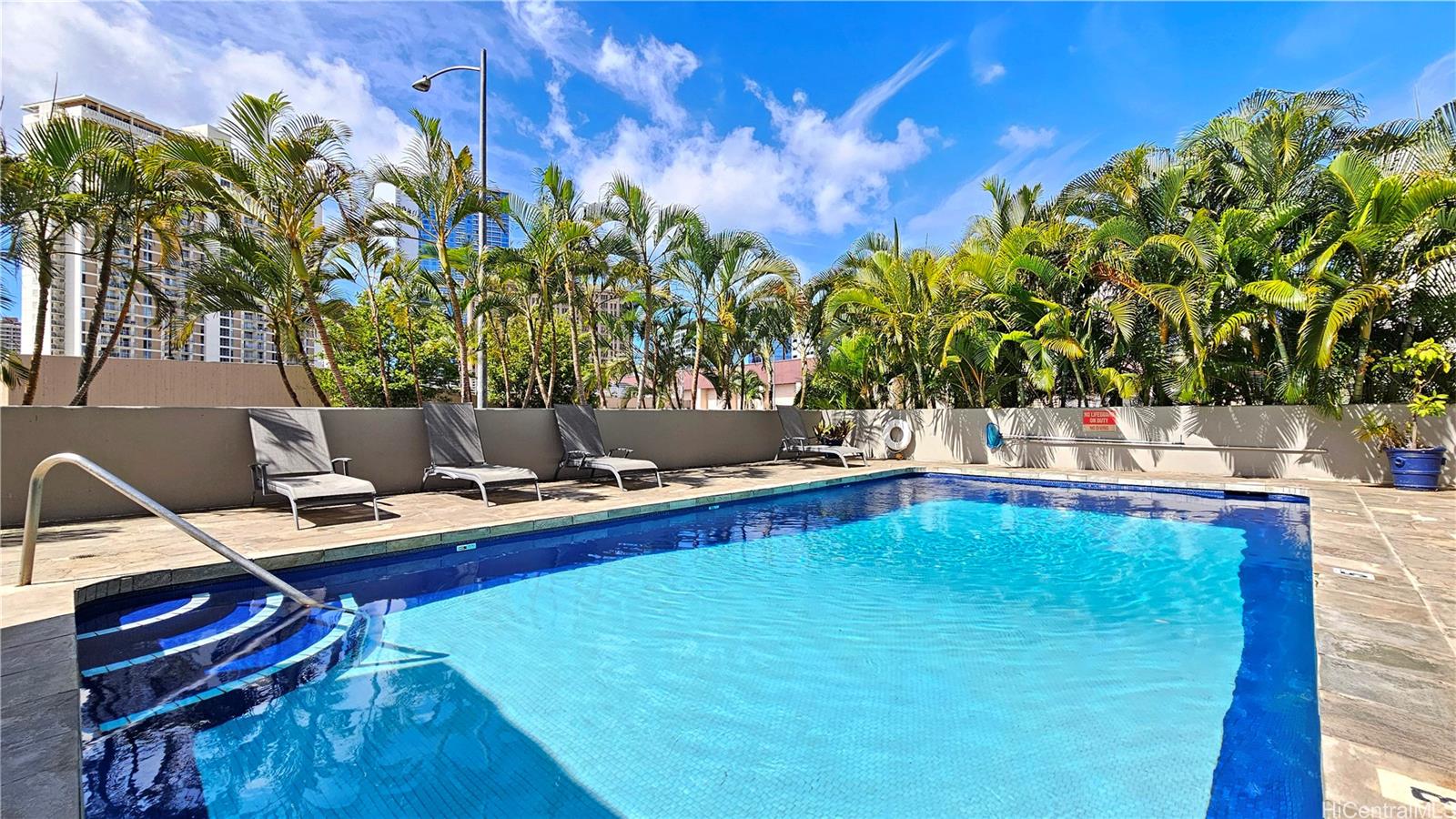 Holiday Manor condo # 1115, Honolulu, Hawaii - photo 18 of 25