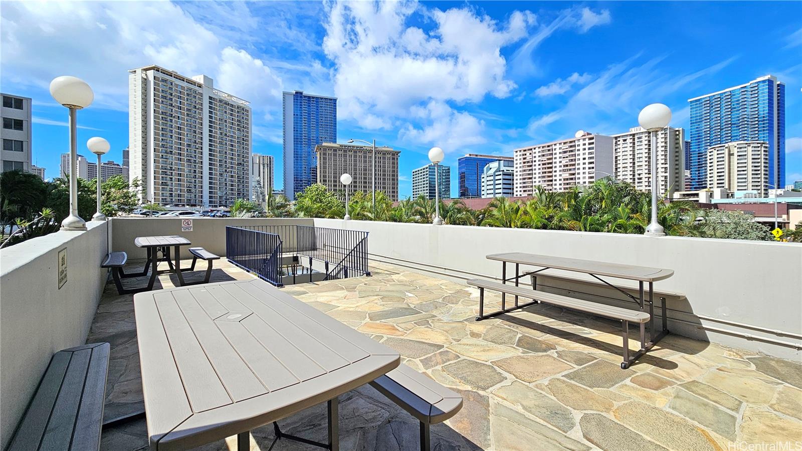 Holiday Manor condo # 1115, Honolulu, Hawaii - photo 19 of 25