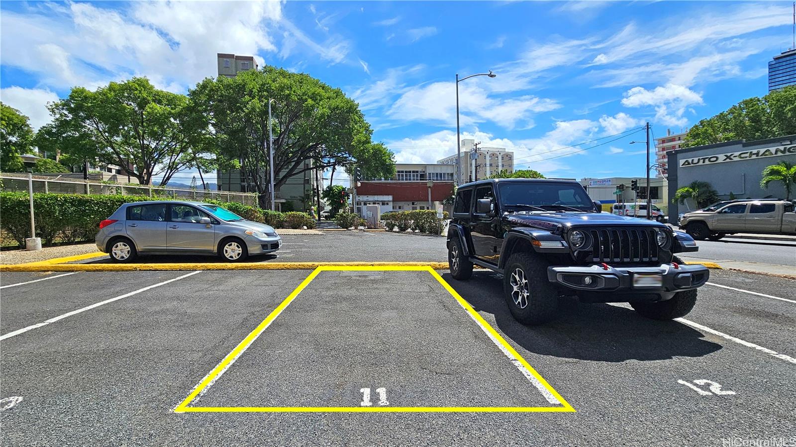 Holiday Manor condo # 1115, Honolulu, Hawaii - photo 24 of 25