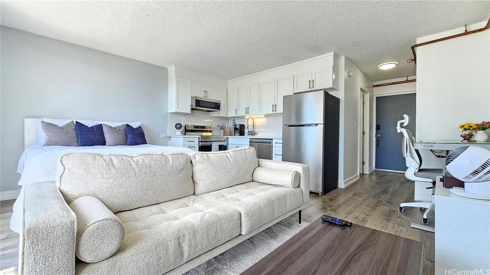 Holiday Manor condo # 1115, Honolulu, Hawaii - photo 7 of 25