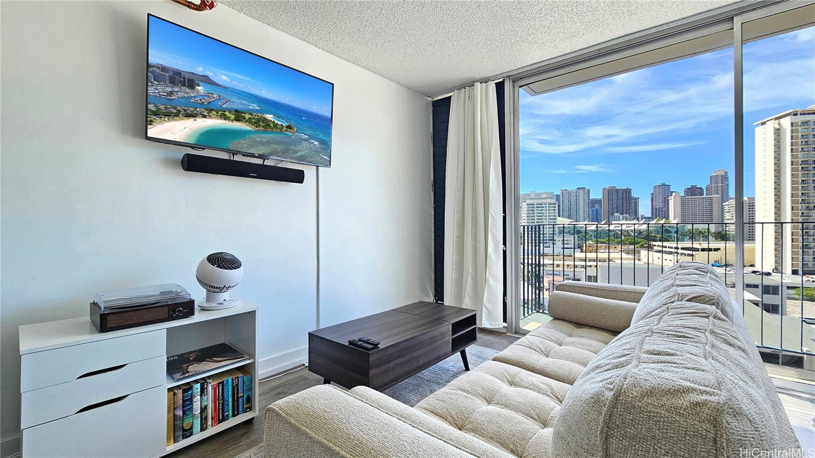 Holiday Manor condo # 1115, Honolulu, Hawaii - photo 10 of 25