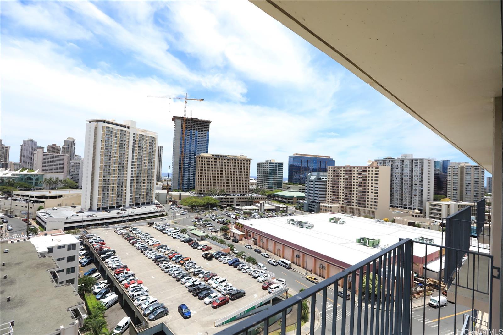 Holiday Manor condo # 1413, Honolulu, Hawaii - photo 11 of 19