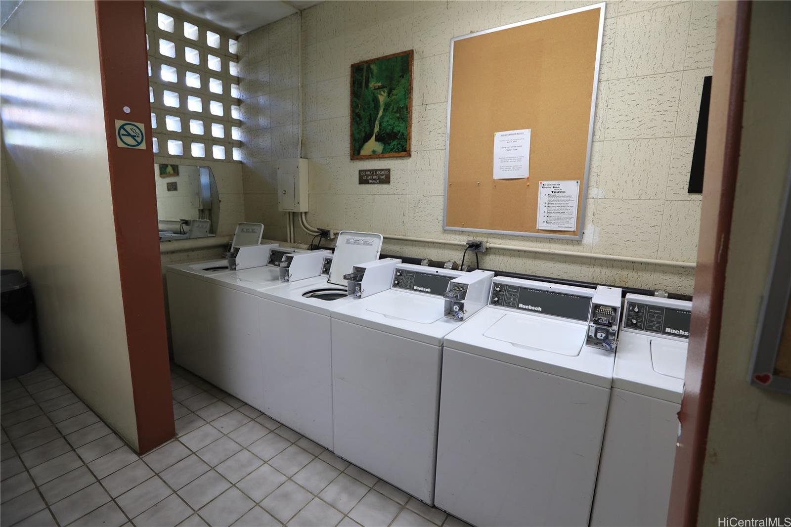 Holiday Manor condo # 1413, Honolulu, Hawaii - photo 16 of 19