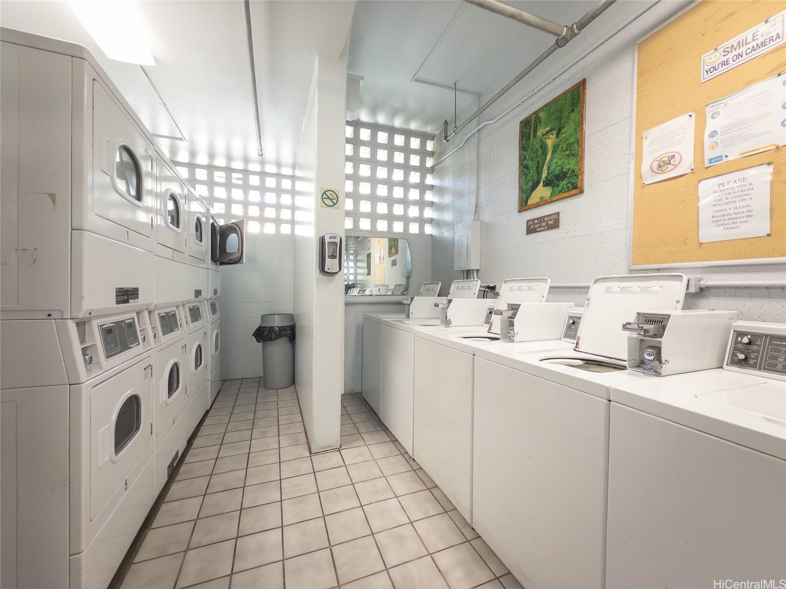 Holiday Manor condo # 314, Honolulu, Hawaii - photo 6 of 6