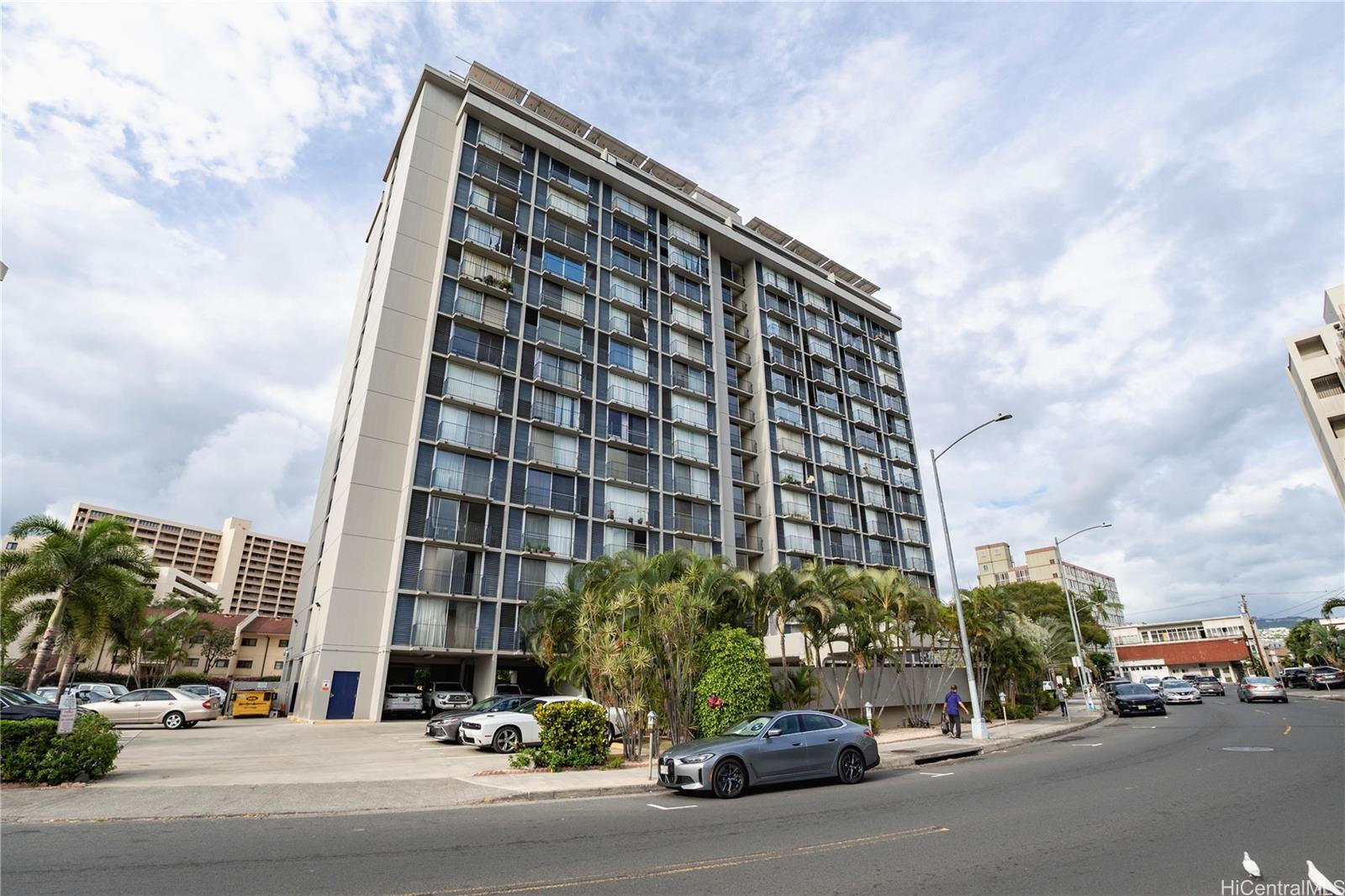 1650 Kanunu St Honolulu - Rental - photo 14 of 17