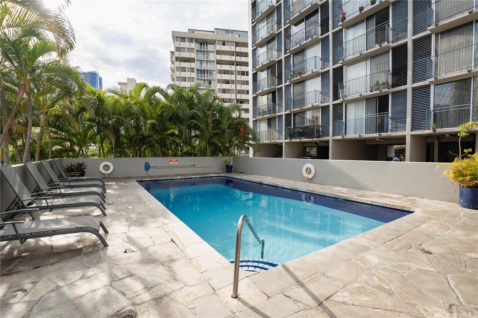 1650 Kanunu St Honolulu - Rental - photo 8 of 17