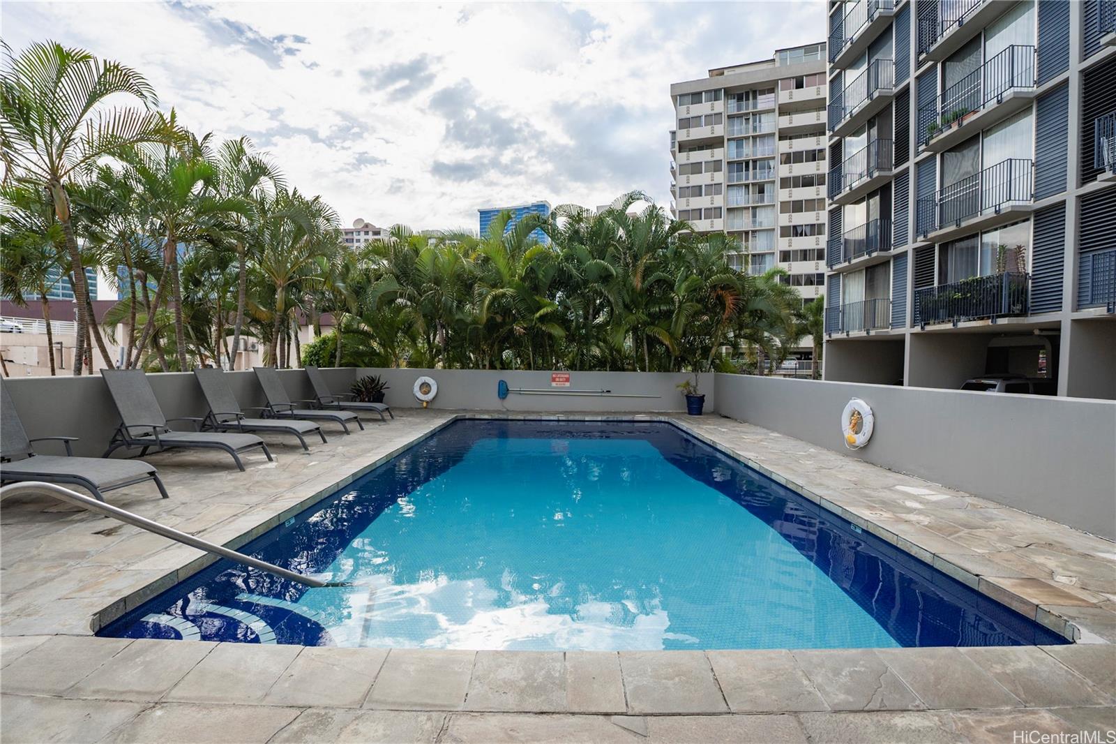 1650 Kanunu St Honolulu - Rental - photo 9 of 17