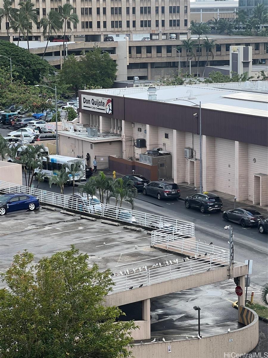 Holiday Manor condo # 712, Honolulu, Hawaii - photo 13 of 21