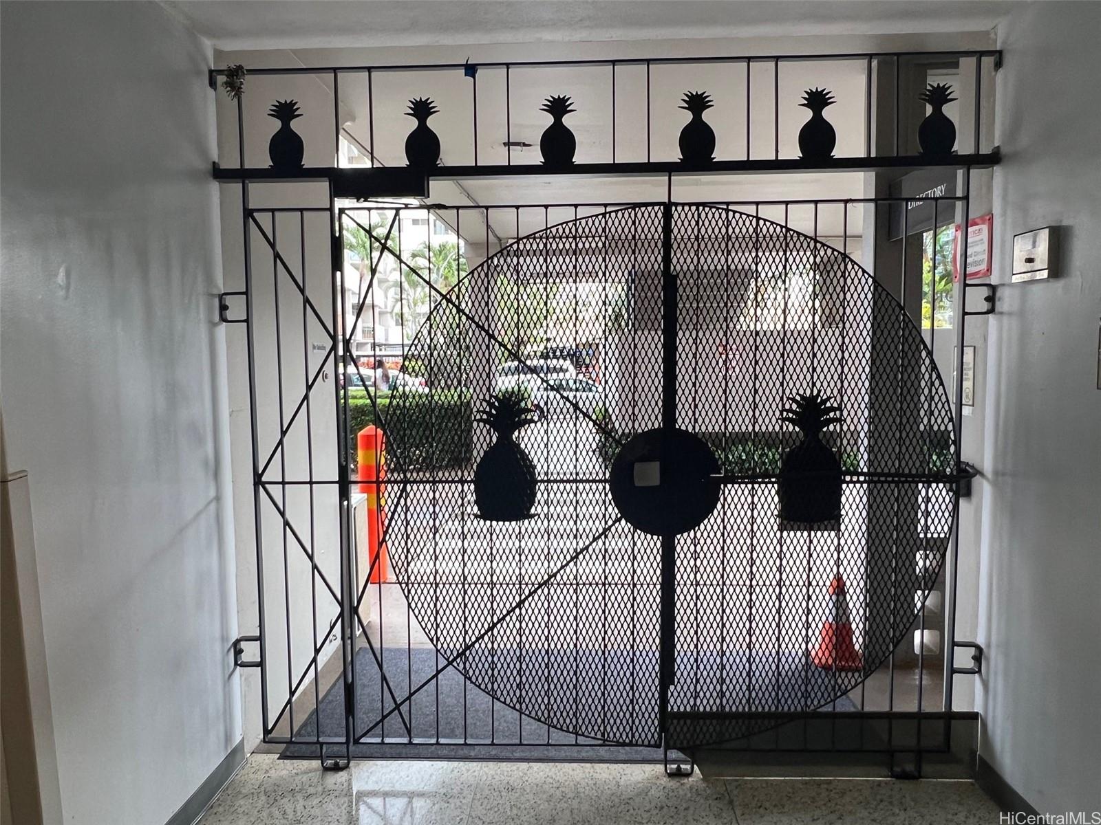 Holiday Manor condo # 712, Honolulu, Hawaii - photo 3 of 21