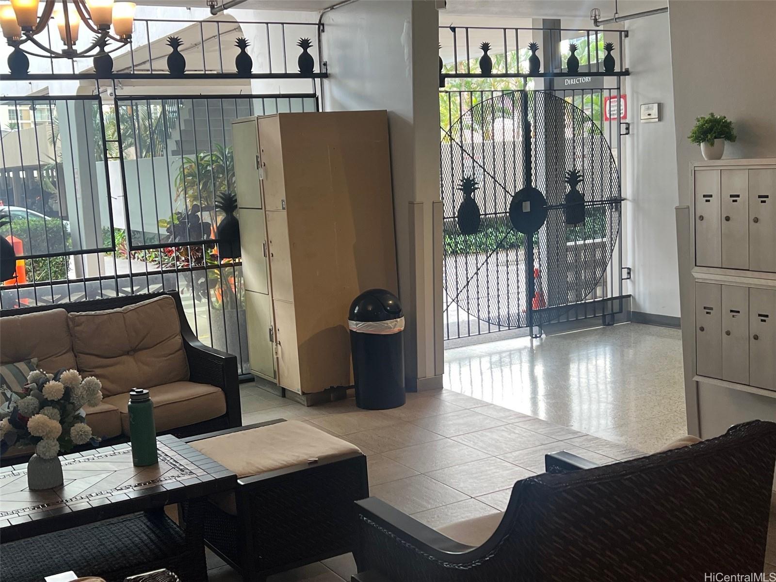 Holiday Manor condo # 712, Honolulu, Hawaii - photo 4 of 21