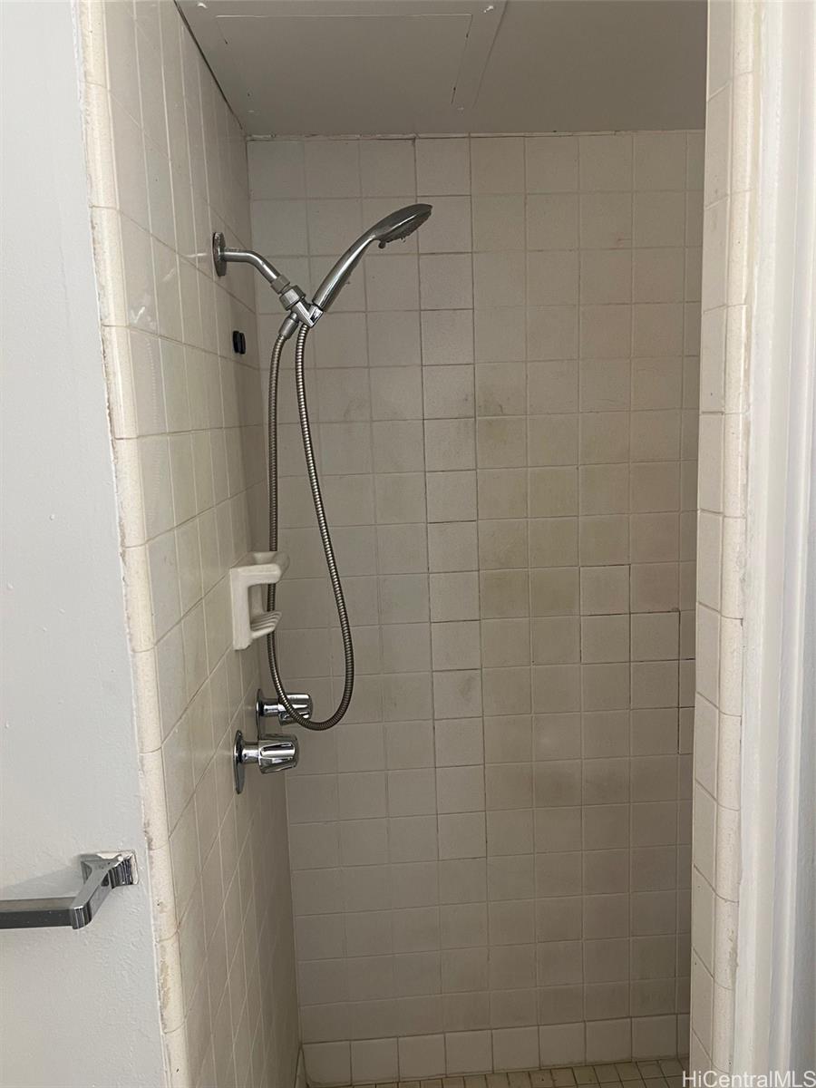 Holiday Manor condo # 712, Honolulu, Hawaii - photo 6 of 21