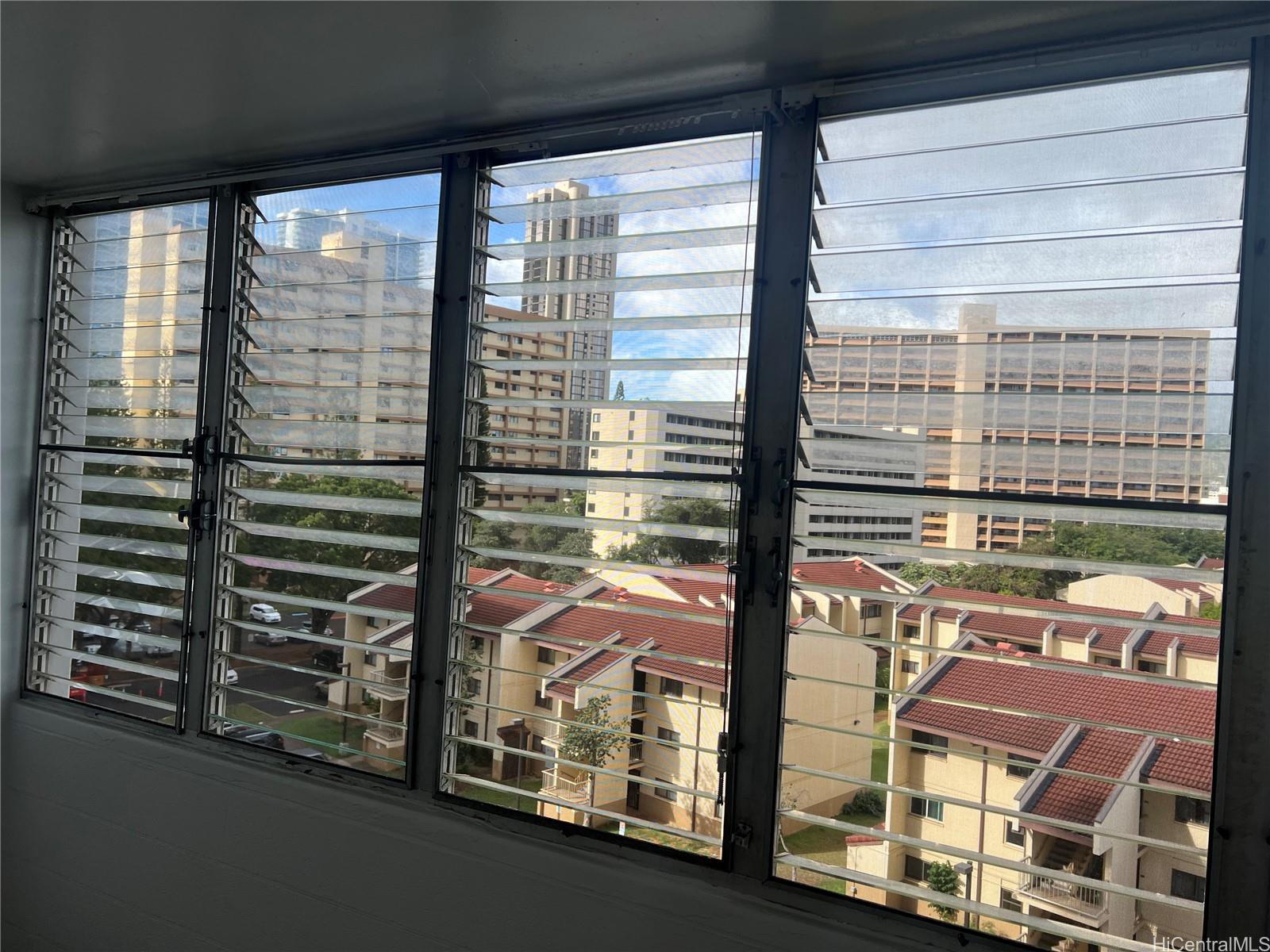 Holiday Manor condo # 712, Honolulu, Hawaii - photo 6 of 21