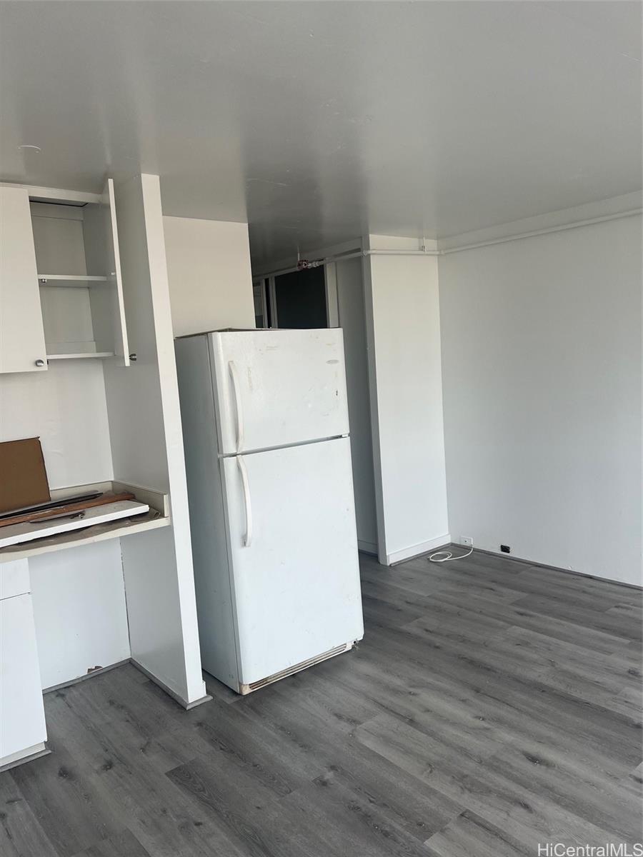 Holiday Manor condo # 712, Honolulu, Hawaii - photo 8 of 21