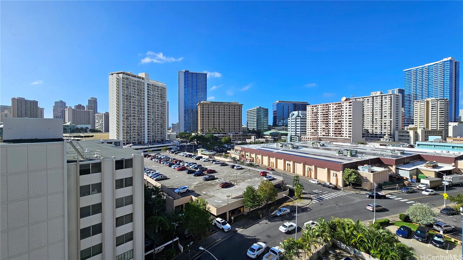 Holiday Manor condo # 915, Honolulu, Hawaii - photo 18 of 25