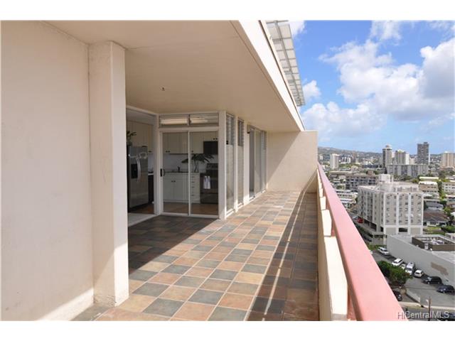 Holiday Manor condo # PH3, Honolulu, Hawaii - photo 15 of 25