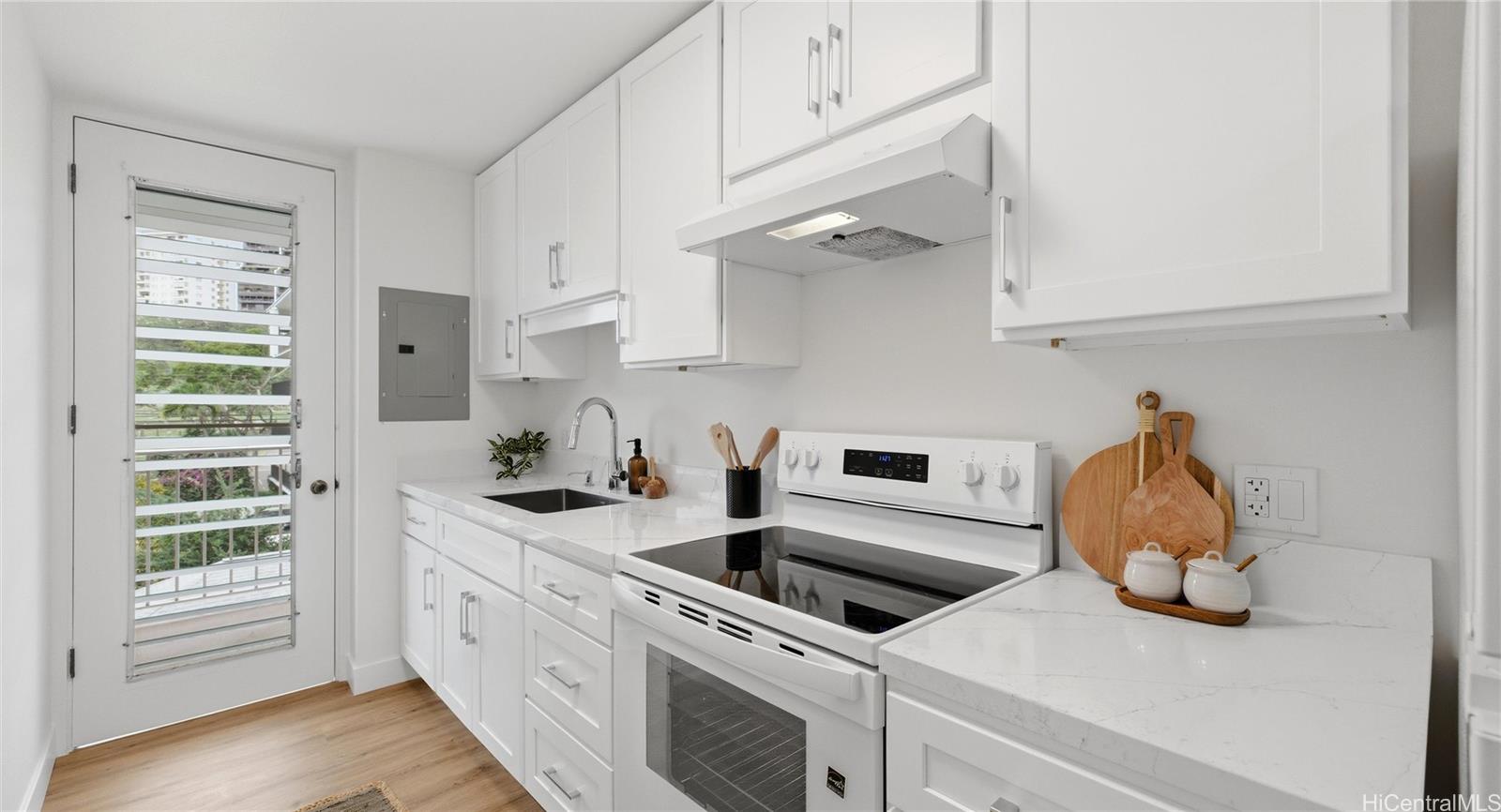 1650 Piikoi condo # 403, Honolulu, Hawaii - photo 5 of 23