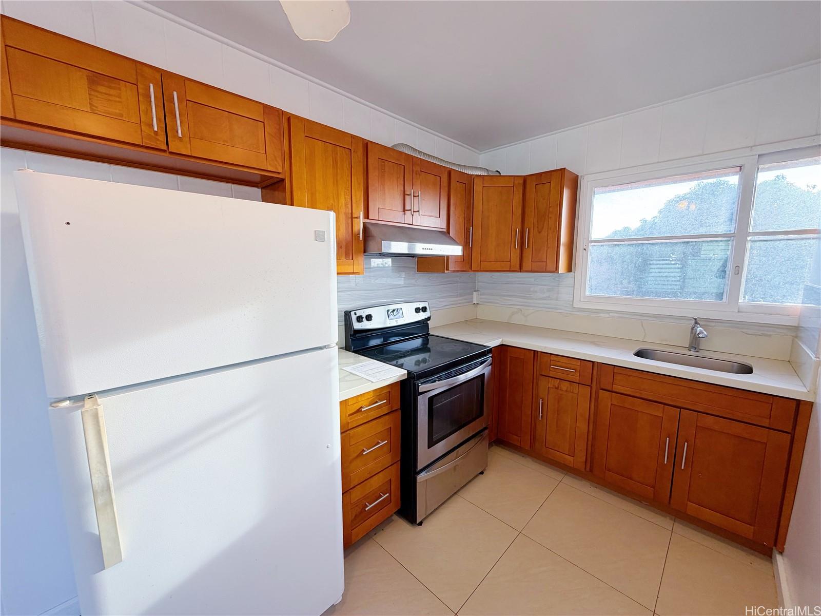 1652  Hauiki Street Kalihi-lower, Honolulu home - photo 6 of 10