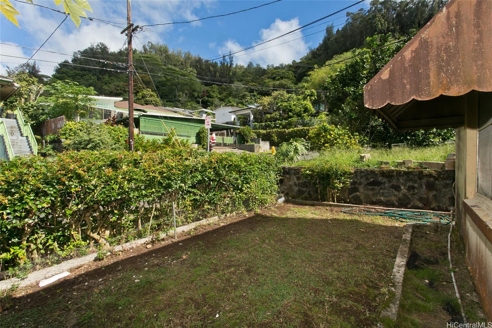 1654  Mahani Loop Kalihi Valley, Honolulu home - photo 12 of 20